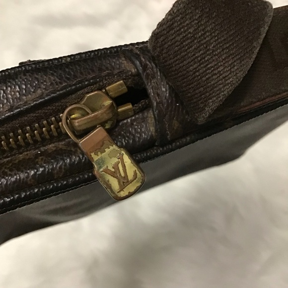 Vintage Louis Vuitton Monogram Crossbody - Picture 6 of 10